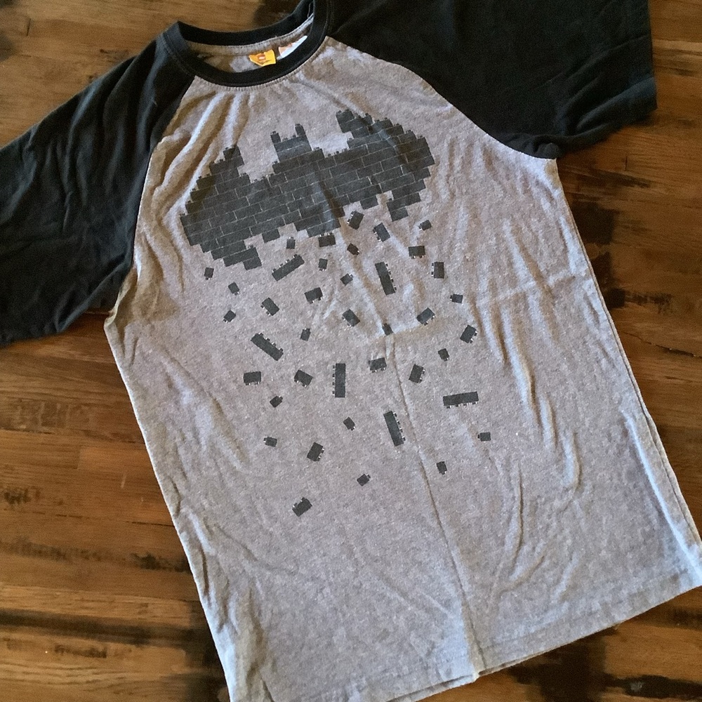 Batman & Legos baseball style tee. Men Sz S.